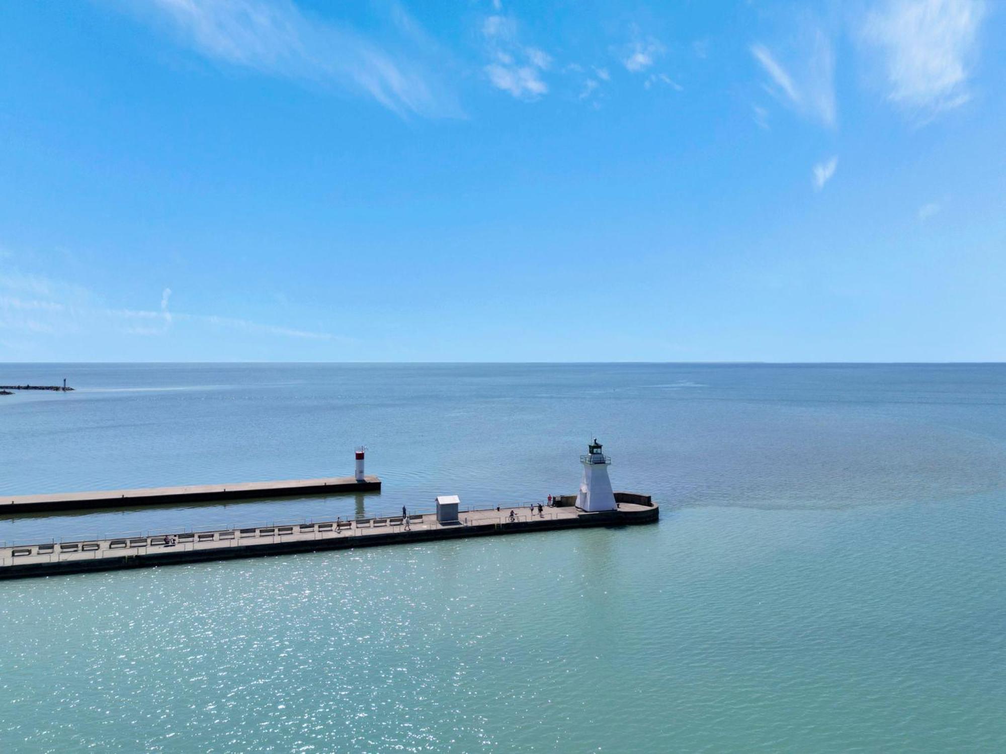 Luxe Lodges On Lake Erie Port Dover Exterior photo