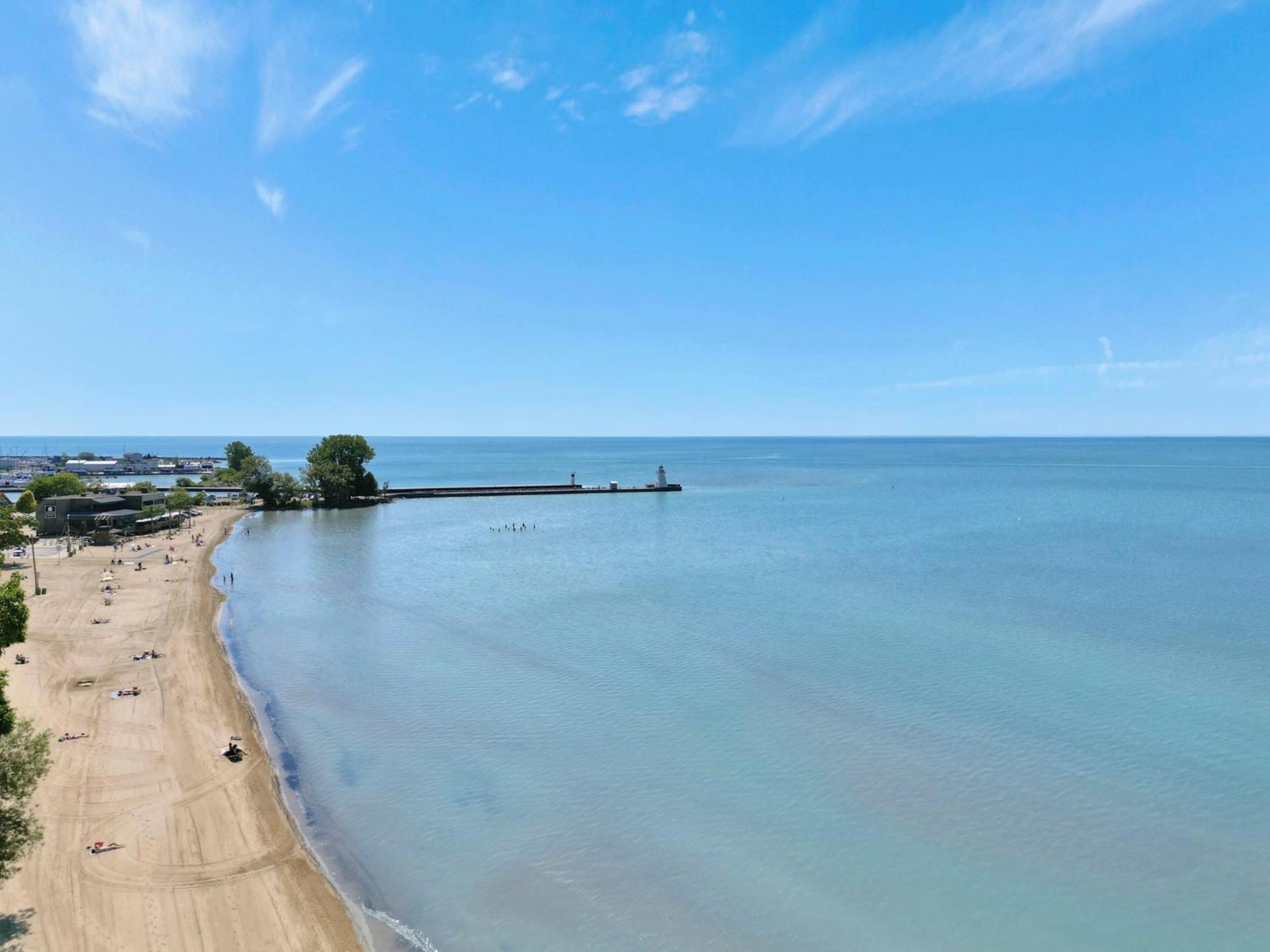 Luxe Lodges On Lake Erie Port Dover Exterior photo